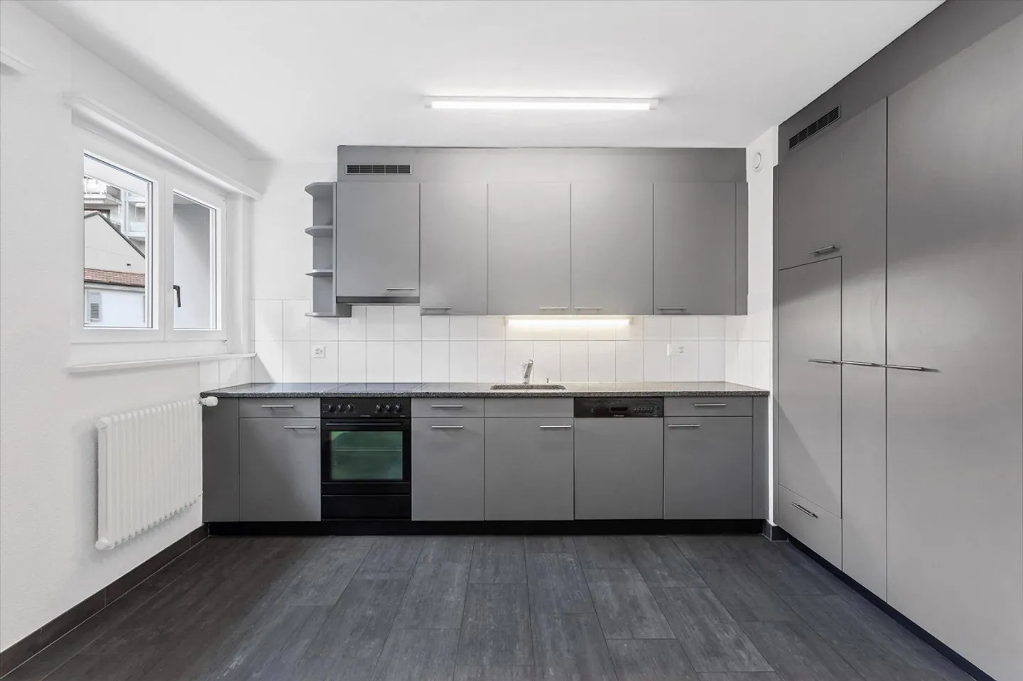 Spacious 3.5-room apartment! - FREE DEPOSIT LOCATION - Photo 3 of 7