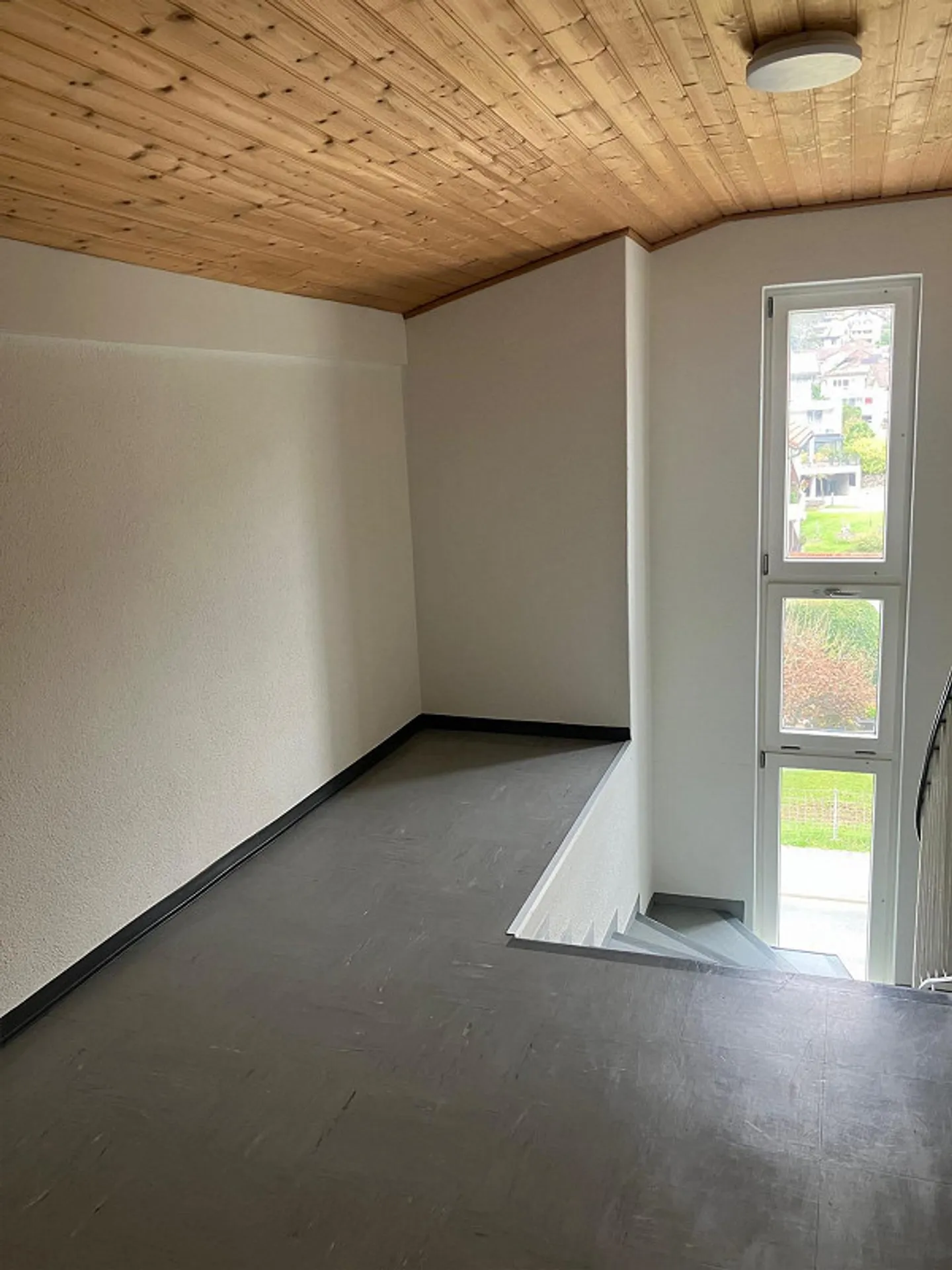 2 Zimmer Dachwohnung in MFH - Photo 3 of 13