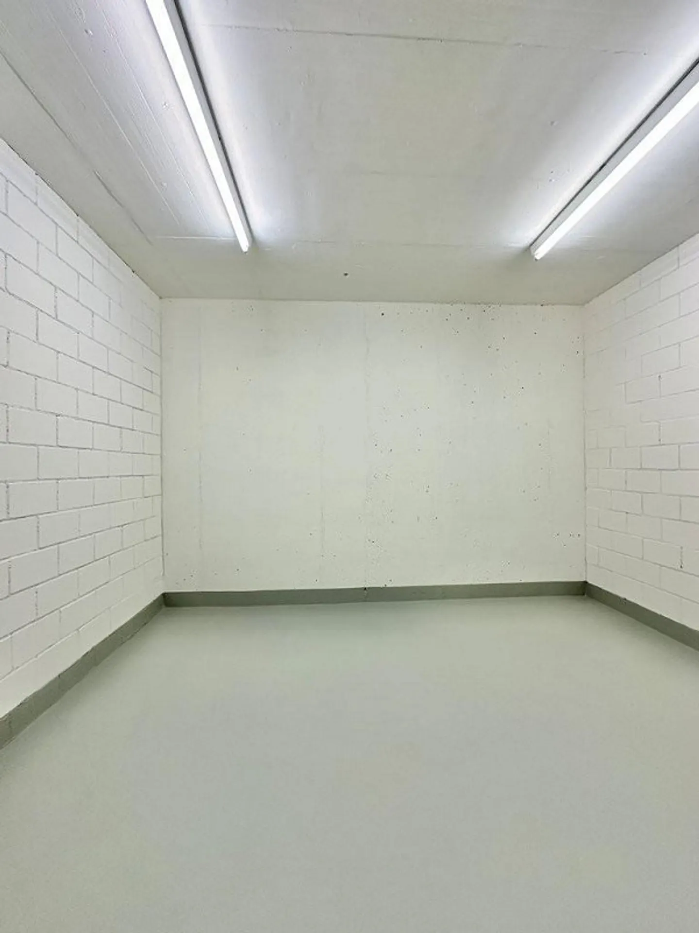 Storage room for rent - Photo 3 of 4
