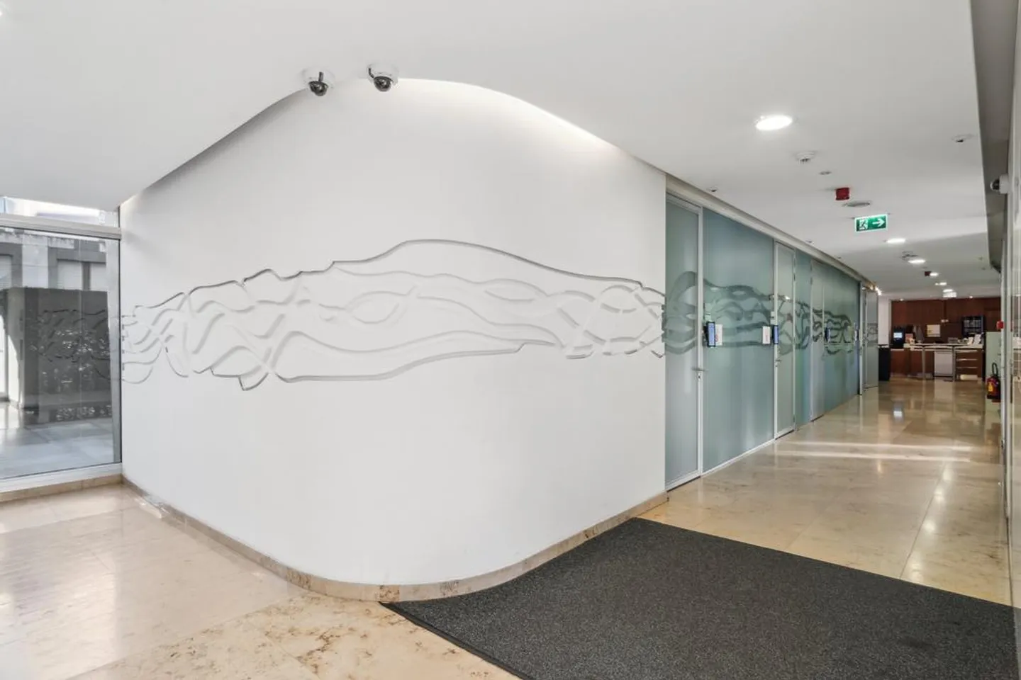 Opportunité exceptionnelle 9'500 m2 de surfaces aménagées - Photo 3 sur 12