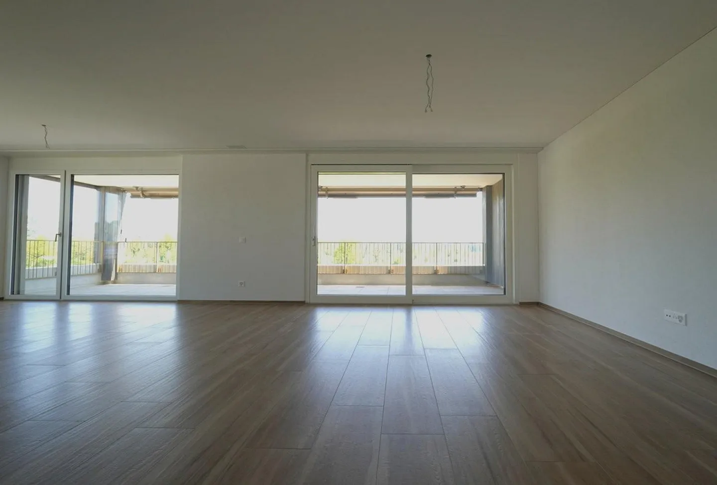 Appartement spacieux de 4,5 pièces avec vue imprenable - Photo 2 sur 10