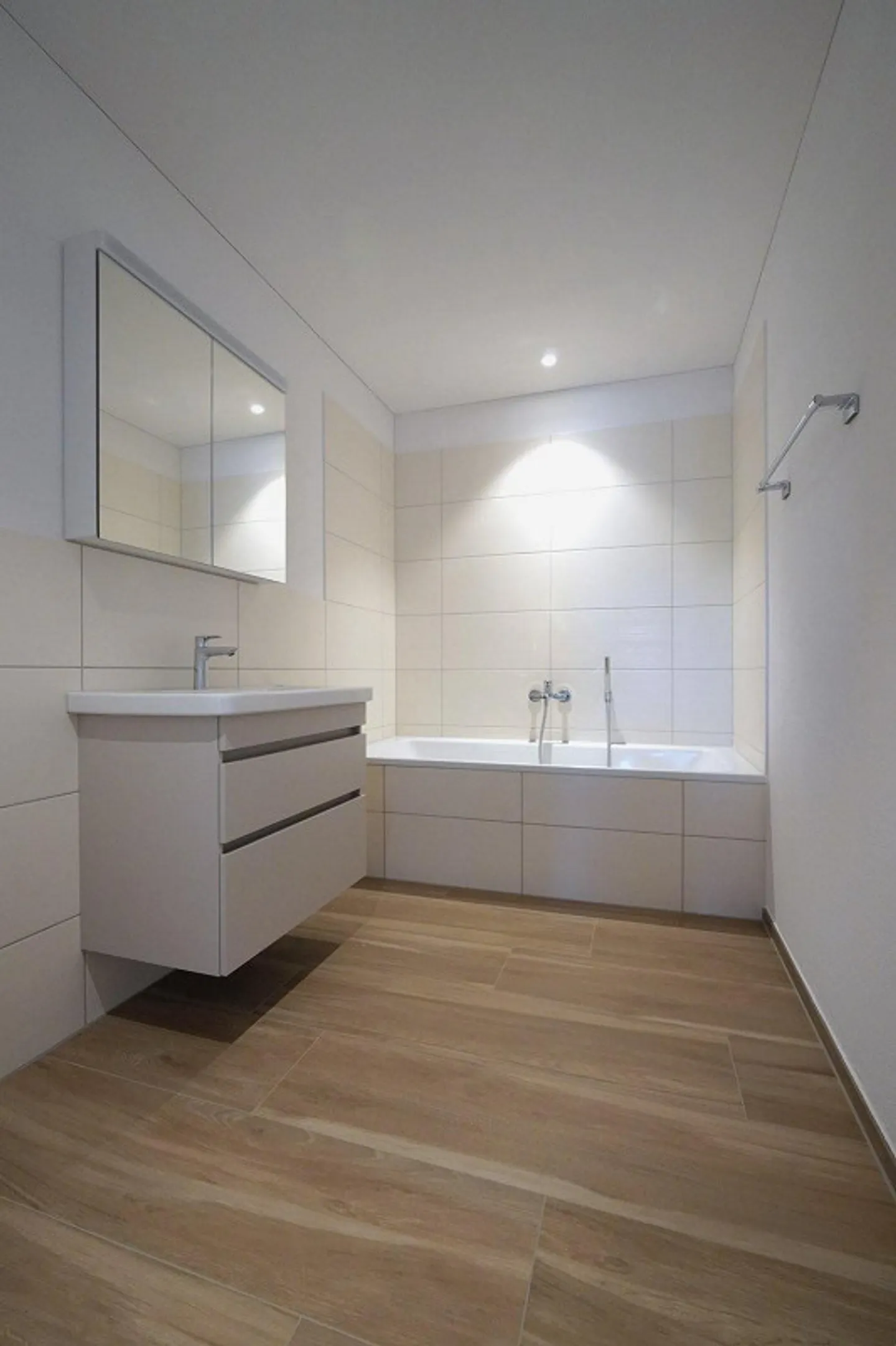 Appartement spacieux de 4,5 pièces avec vue imprenable - Photo 8 sur 10