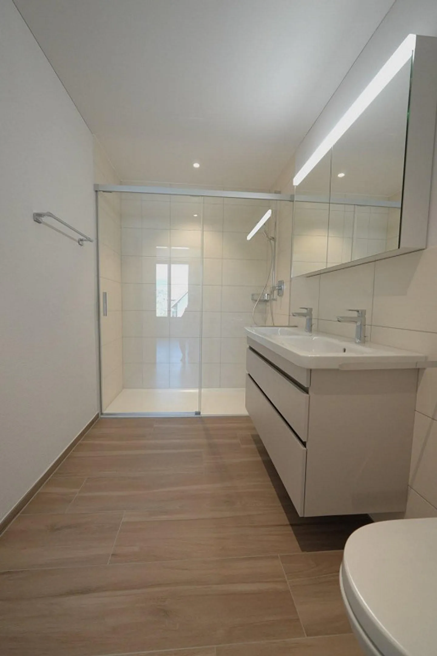 Appartement spacieux de 4,5 pièces avec vue imprenable - Photo 9 sur 10