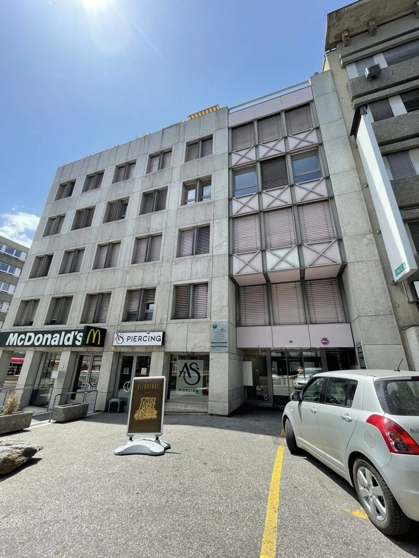 Parkplatz neben dem Bahnhof - Foto 1 von 1