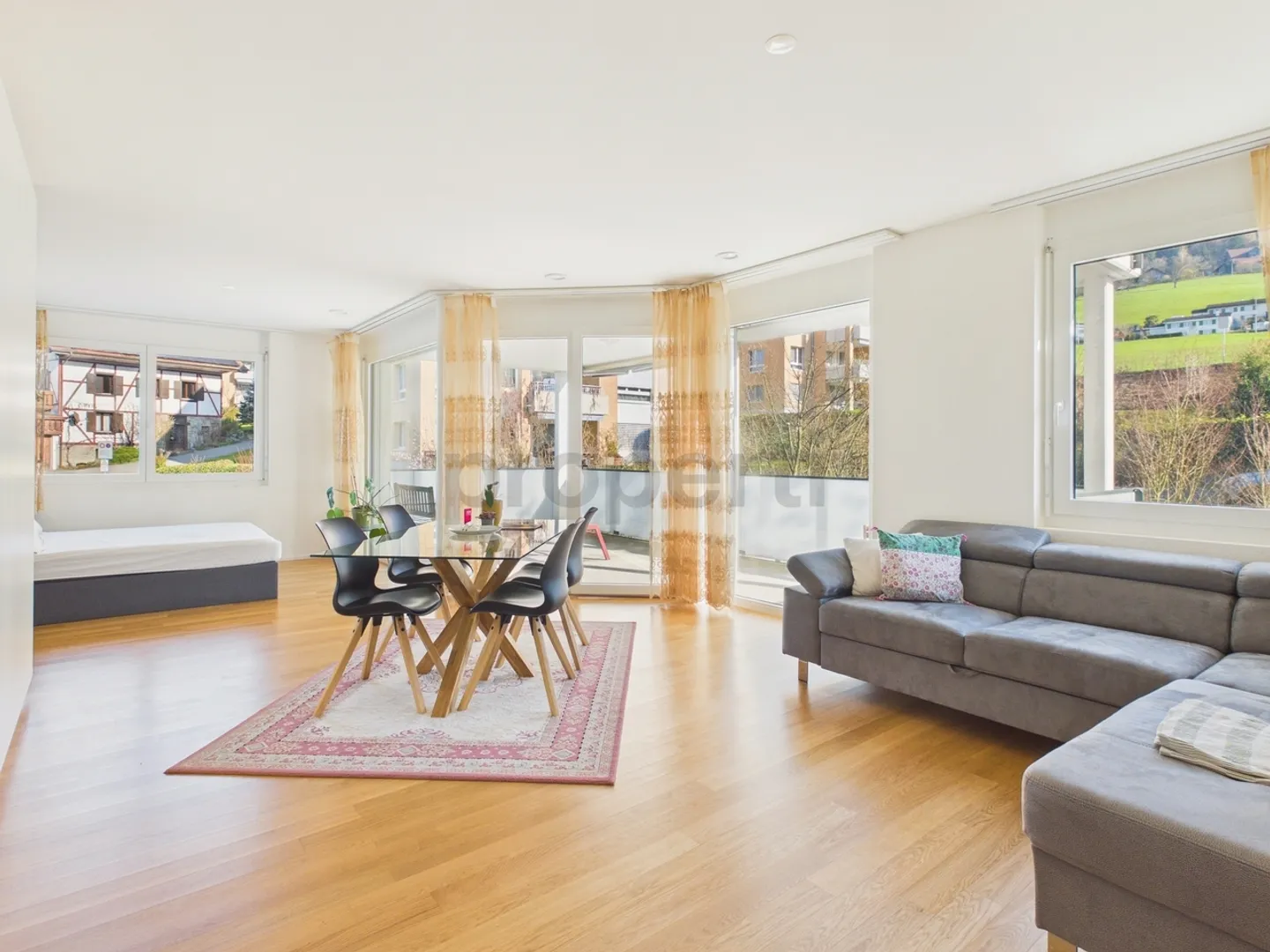 Elegante appartamento arredato di 2,5 stanze con balcone, Ebikon - Foto 1 di 9