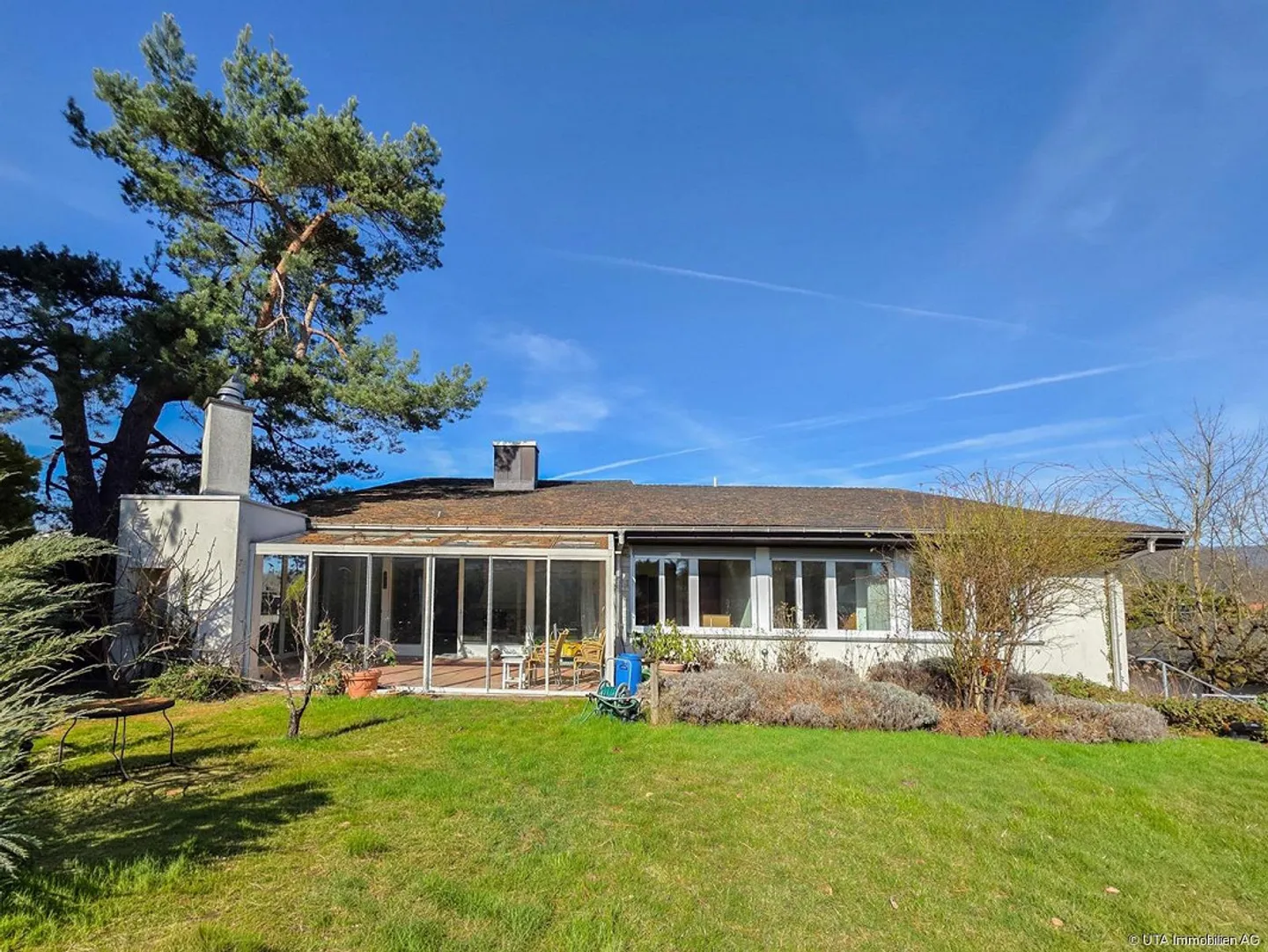 Casa unifamiliare soleggiata con tanto giardino e privacy - Foto 2 di 12