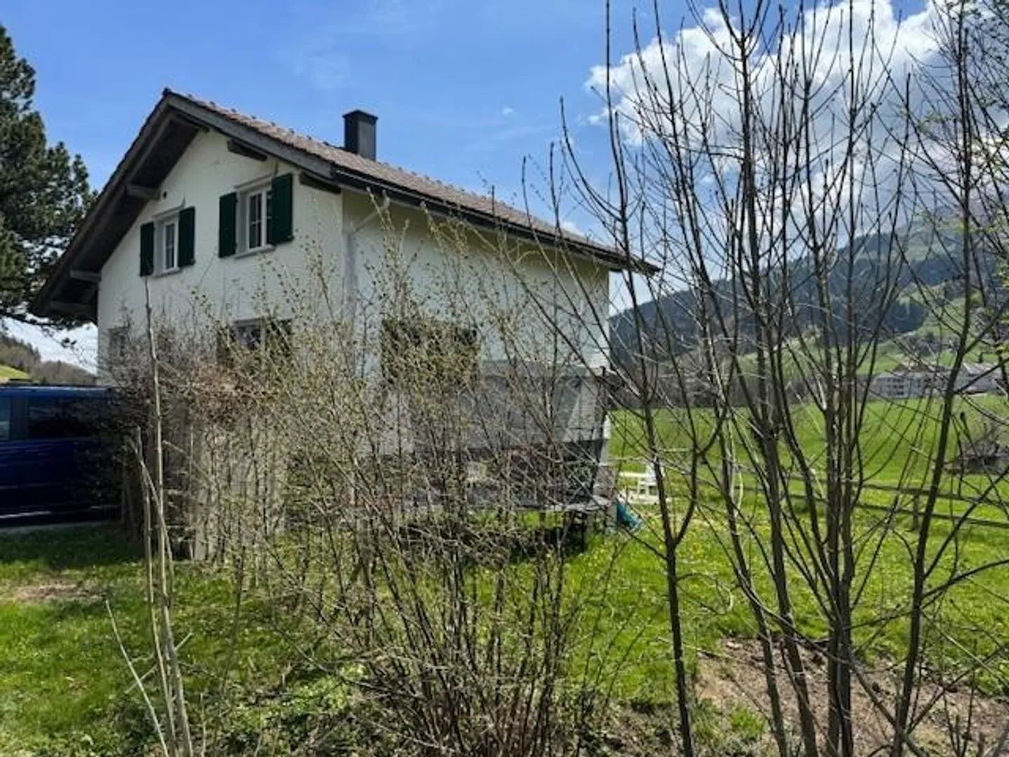 Detached Single-Family House with a View - Photo 2 of 21