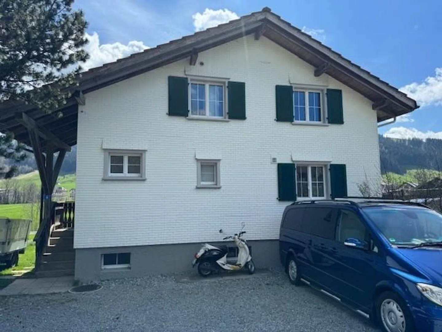 Detached Single-Family House with a View - Photo 3 of 21