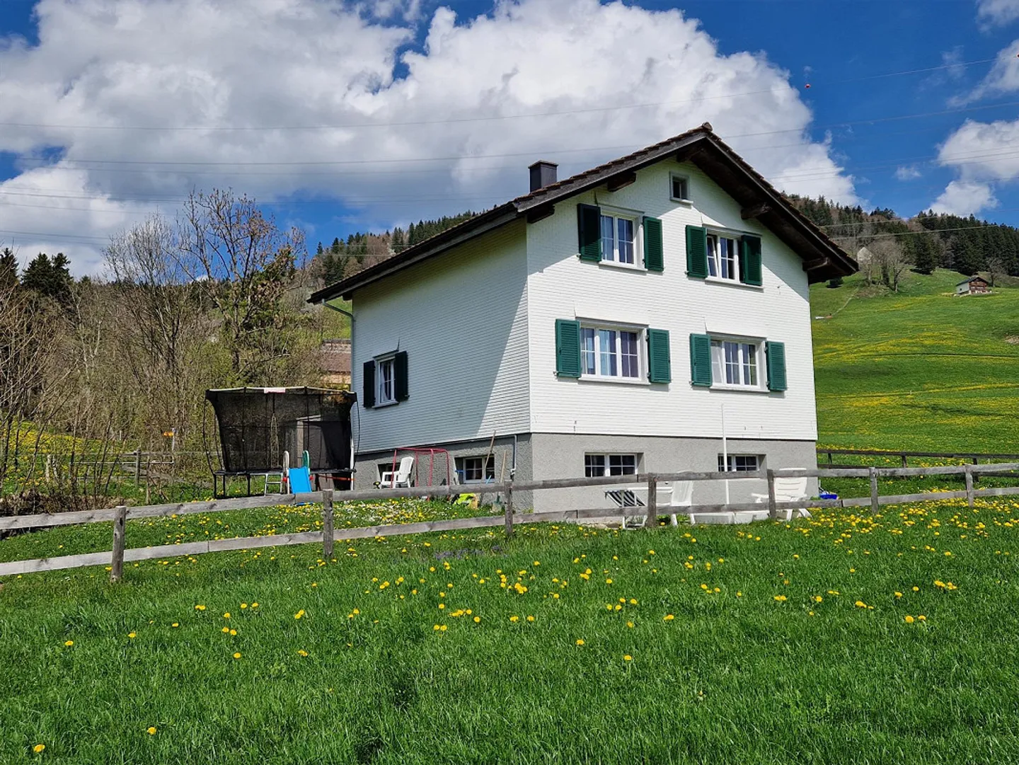 Detached Single-Family House with a View - Photo 1 of 21