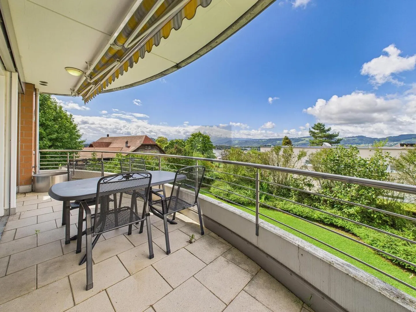 SPACIOUS & FURNISHED - IDEAL FOR DIPLOMATS - Photo 1 of 6