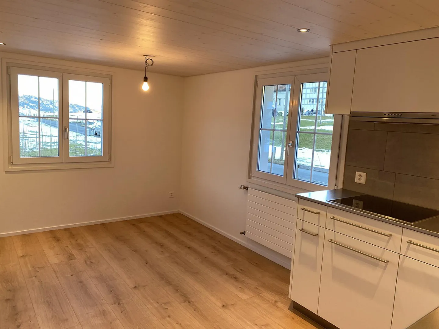 Detached Single-Family House with a View - Photo 9 of 21