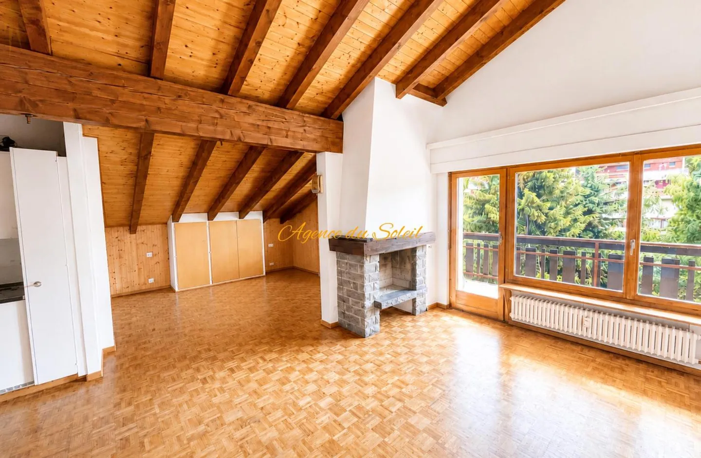 Charmant studio en attique à Crans - Photo 1 sur 8
