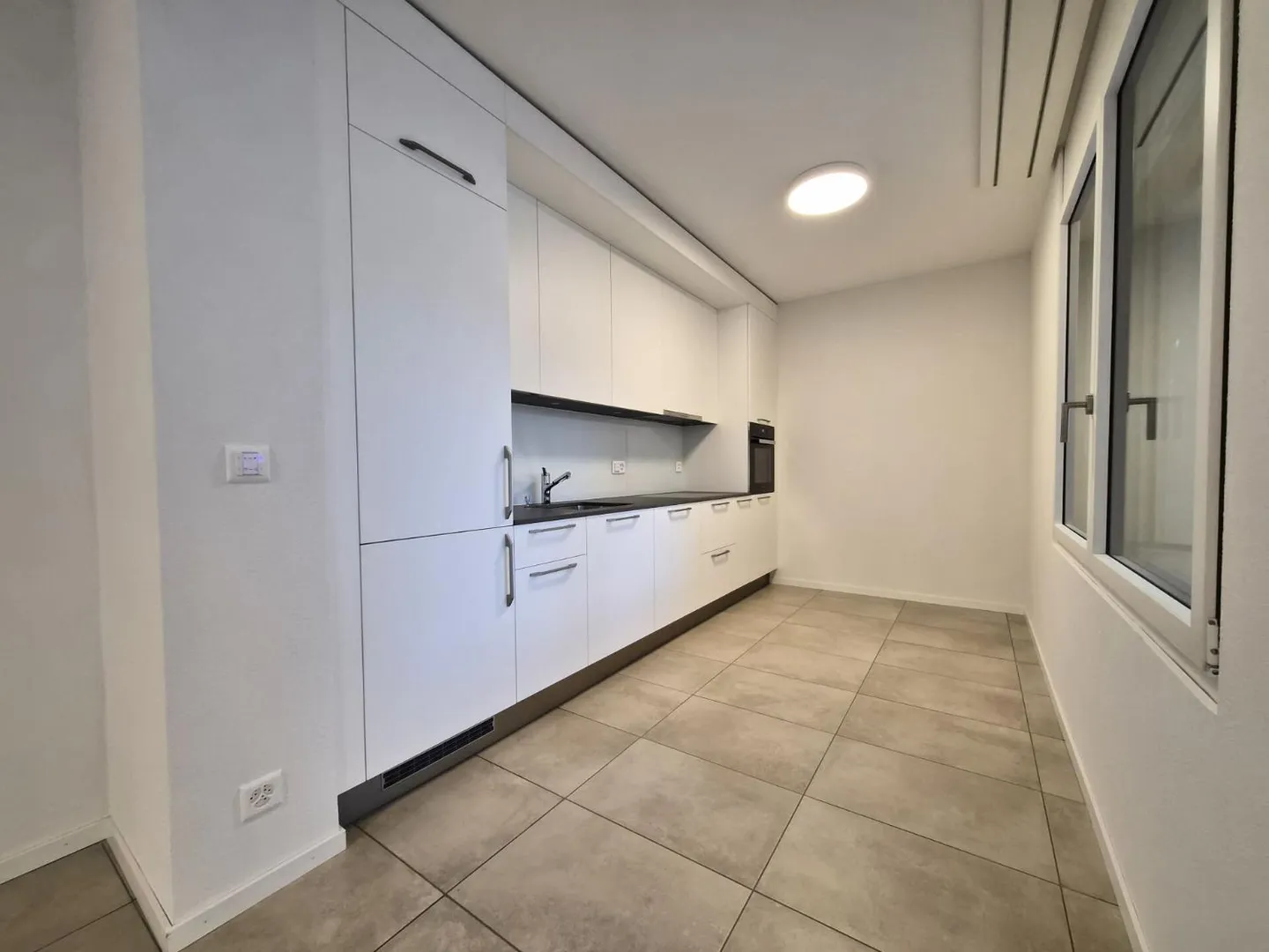 2.5 Room Apartment - Photo 2 of 7