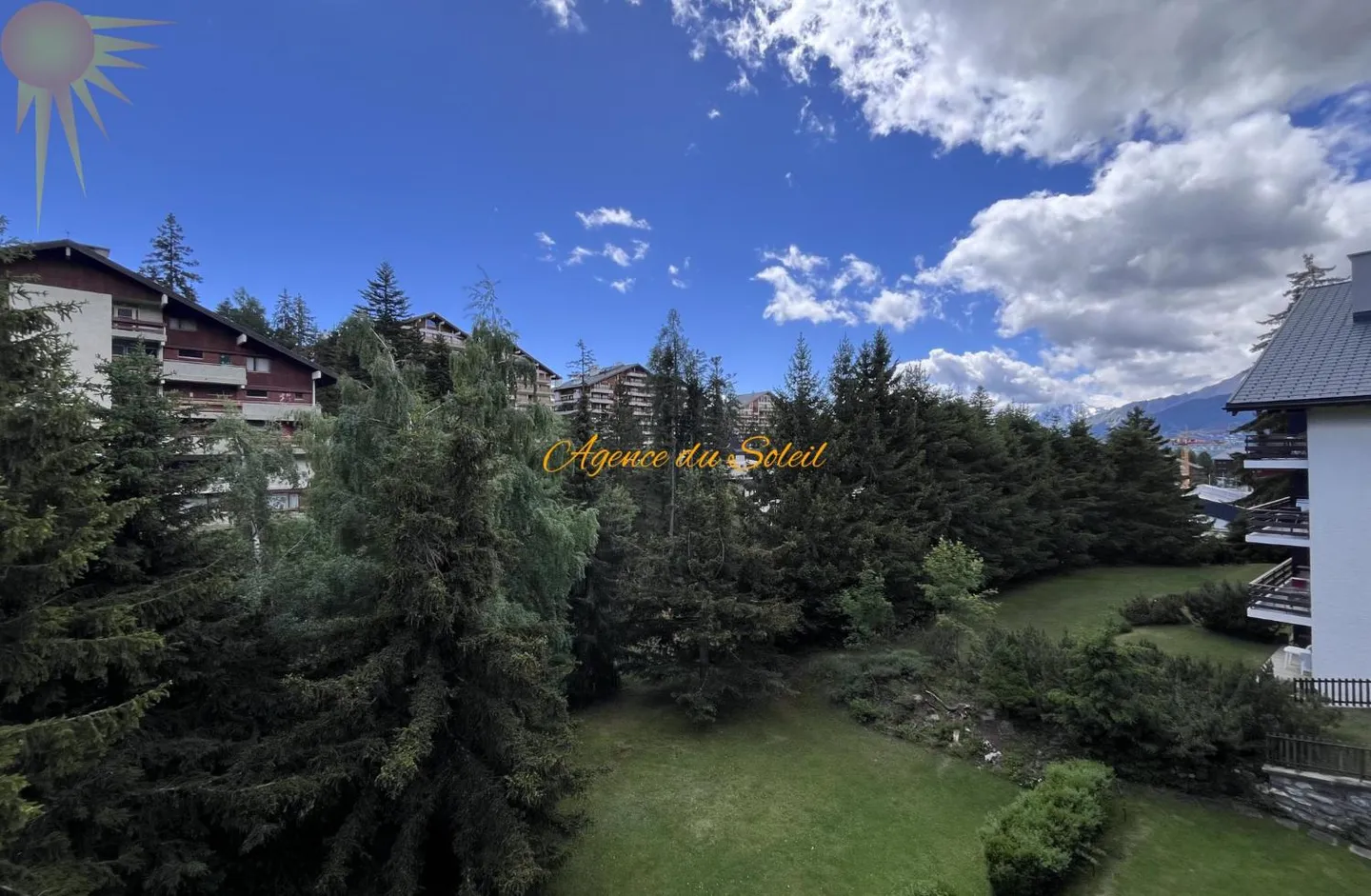 Charmant studio en attique à Crans - Photo 3 sur 8