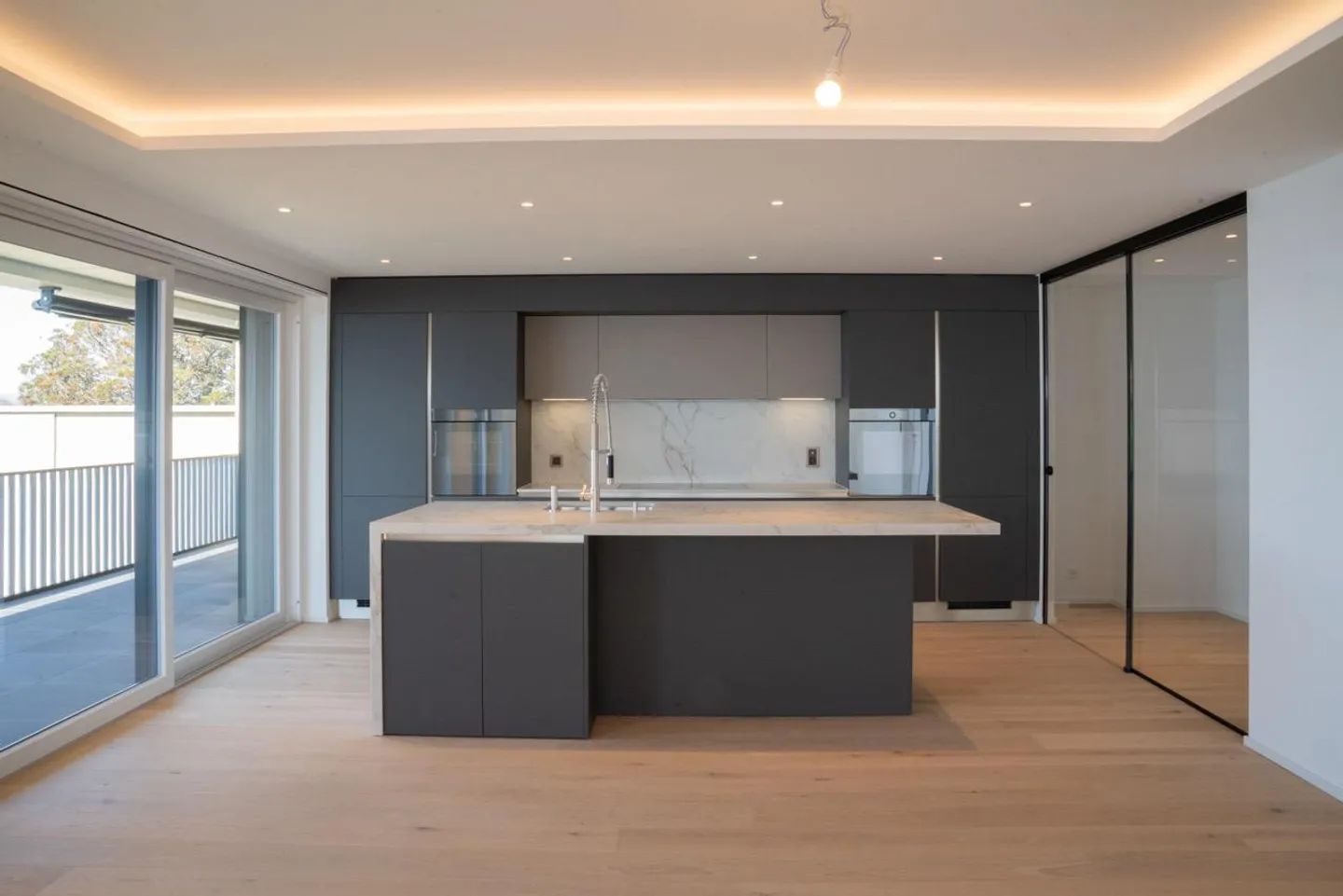 Verkauf als Zweitwohnung und an Nichtansässige in der Schweiz erlaubt. - Foto 1 von 11