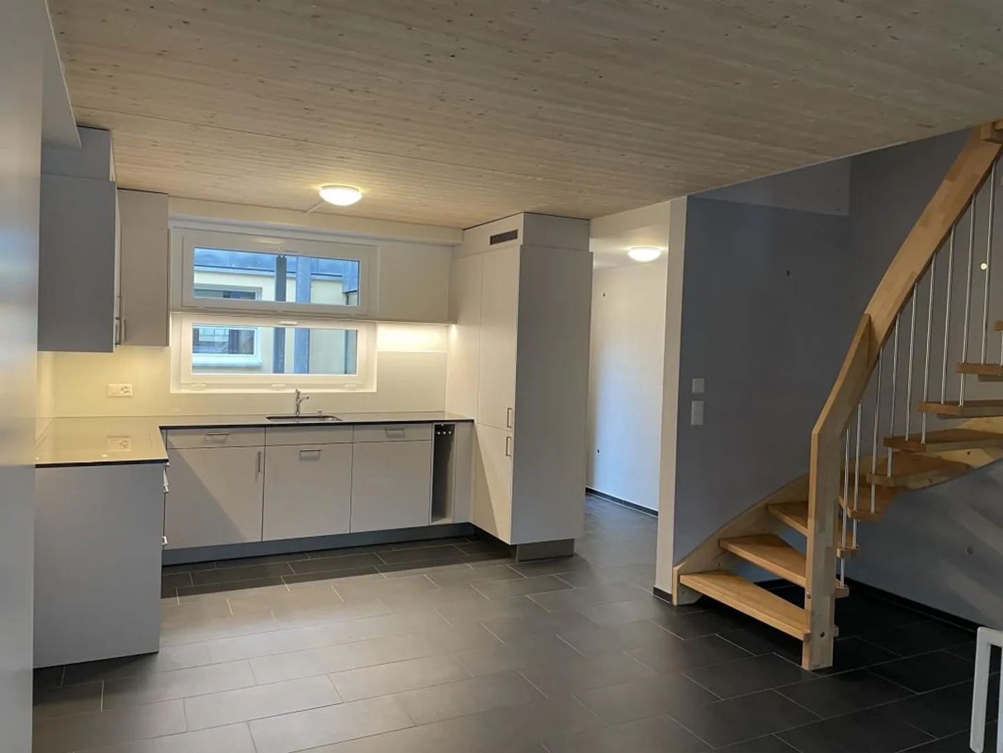 Modern 3.5 Room Maisonette Apartment - Including Additional Costs! - Photo 4 of 9