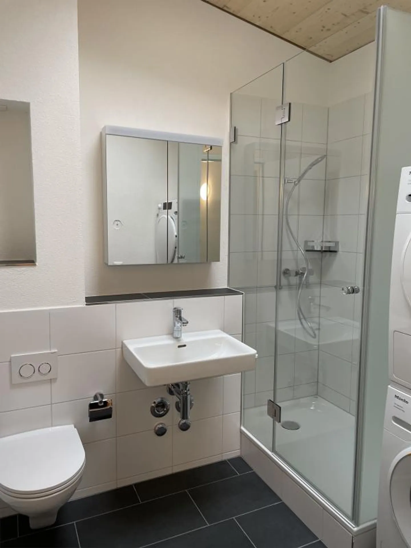 Modern 3.5 Room Maisonette Apartment - Including Additional Costs! - Photo 8 of 9