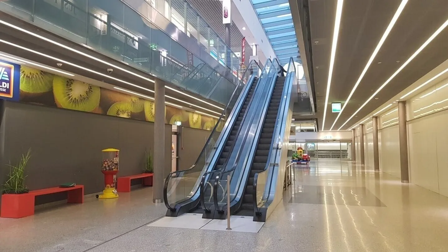 Installez-vous dans un centre commercial urbain de qualité - Photo 5 sur 6