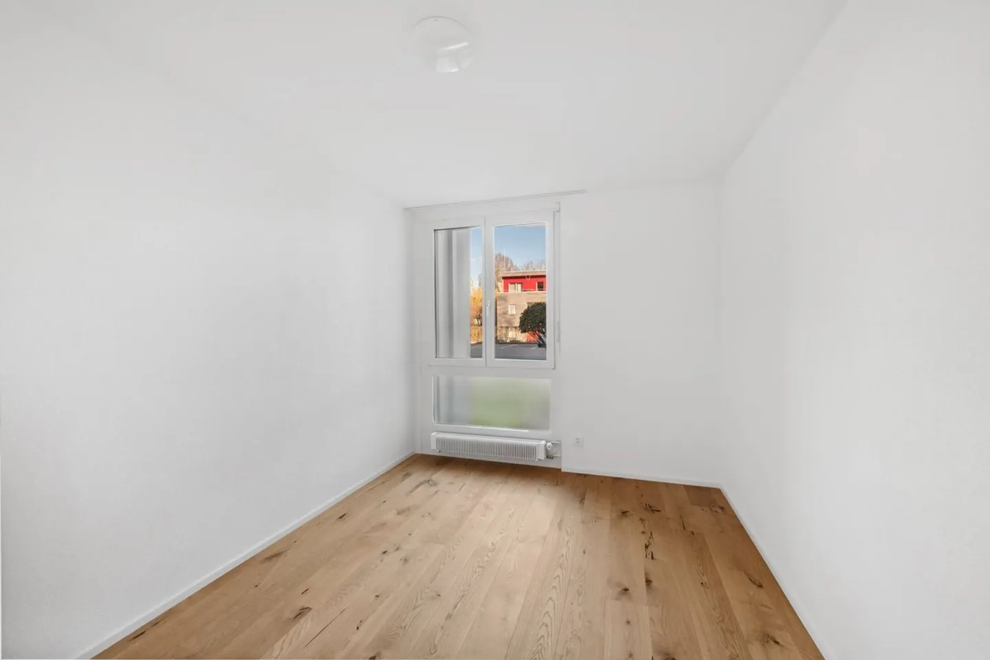 NoSta Real Estate AG: Appartamento ristrutturato di 4,5 stanze al piano rialzato, Oberdorf vicino a Soletta - Foto 4 di 8