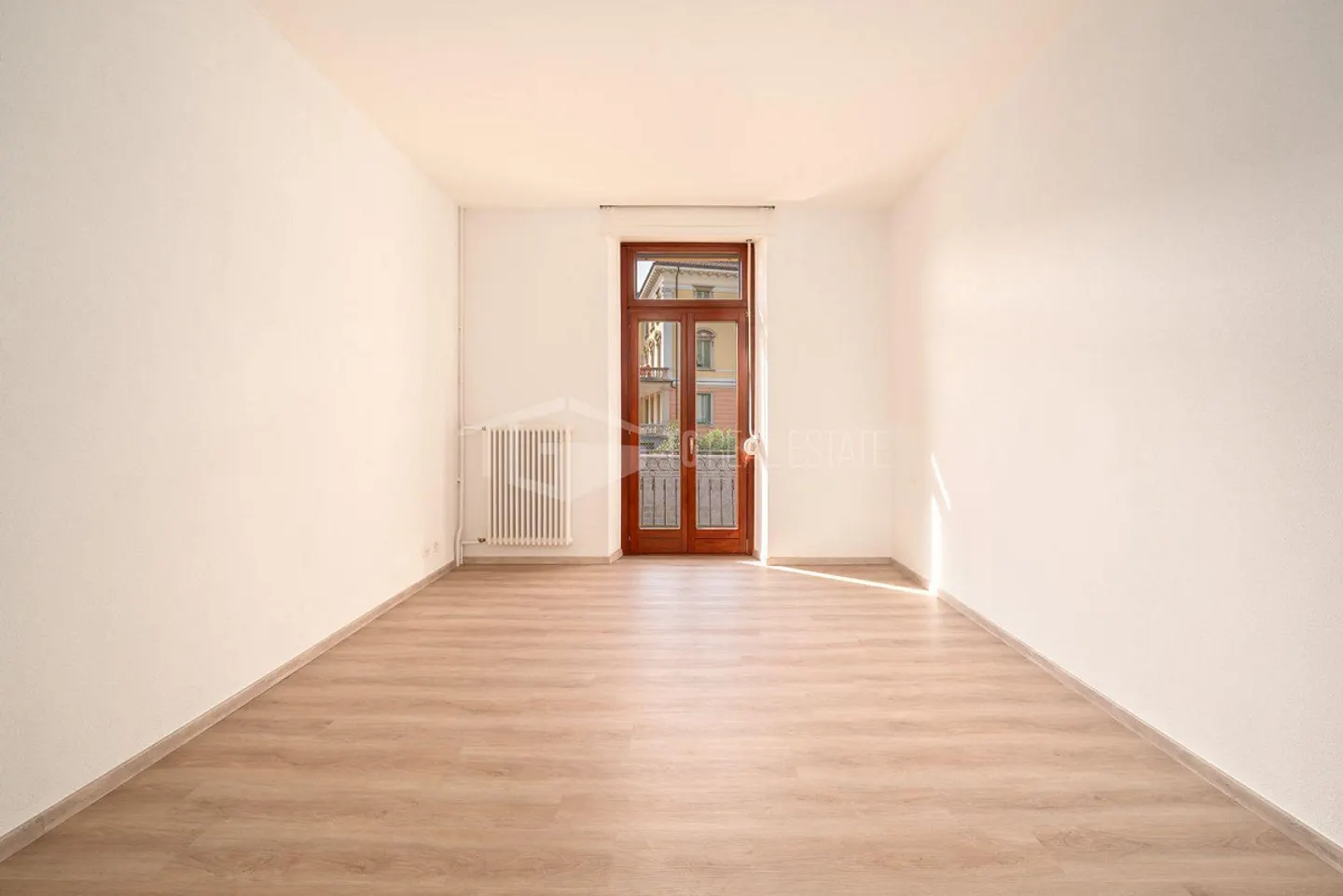 GERÄUMIGE UND HELLER 5-ZIMMER-WOHNUNG IN DER NÄHE DES ZENTRUMS - Foto 6 von 16