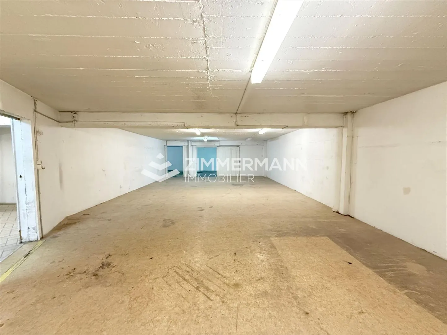 637 m² Storage Space in Montbrillant! - Photo 5 of 9