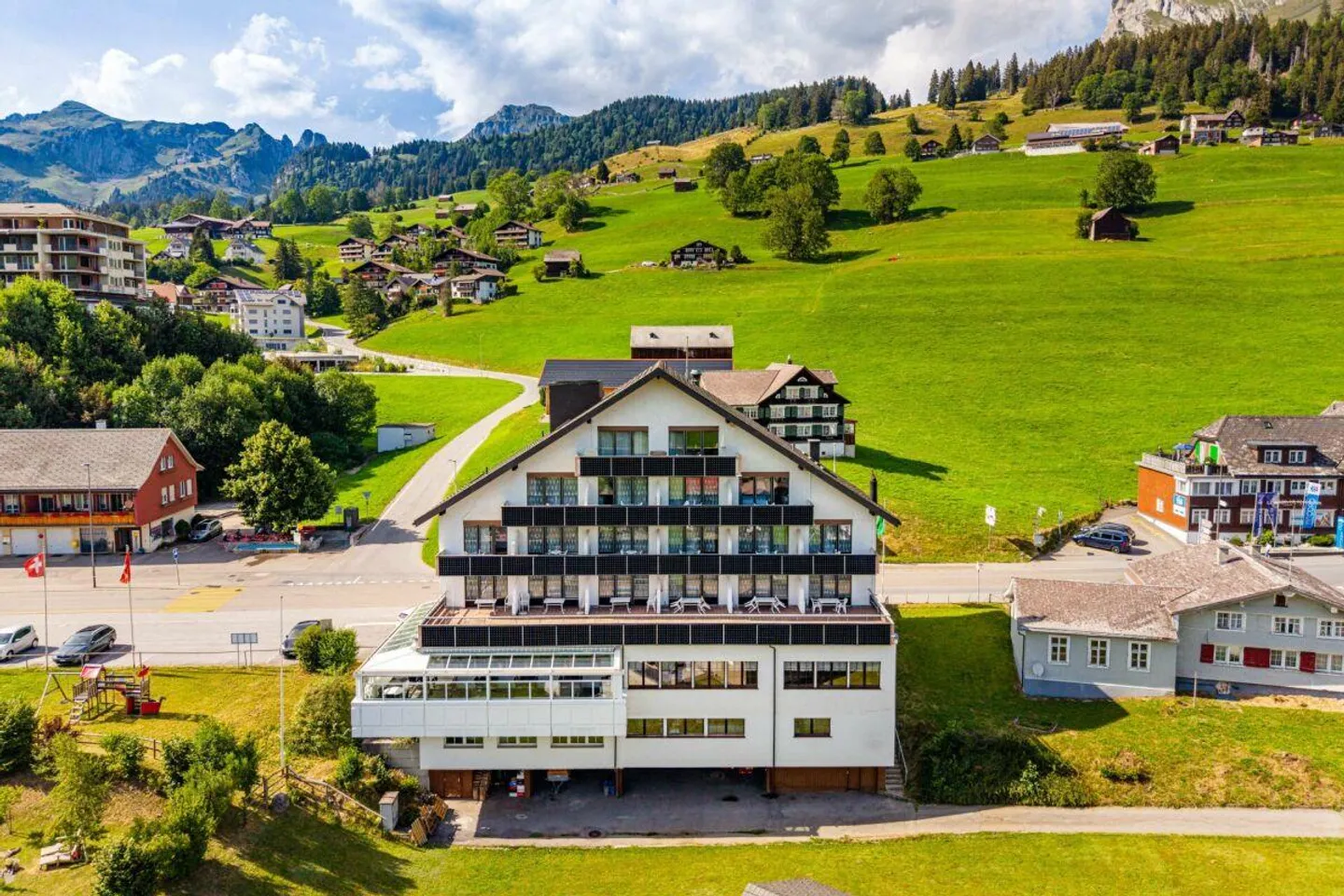 VIEL POTENZIAL AN BESTER LAGE: HOTEL TOGGENBURG MIT TRAUMAUSSICHT U... - Photo 16 sur 17