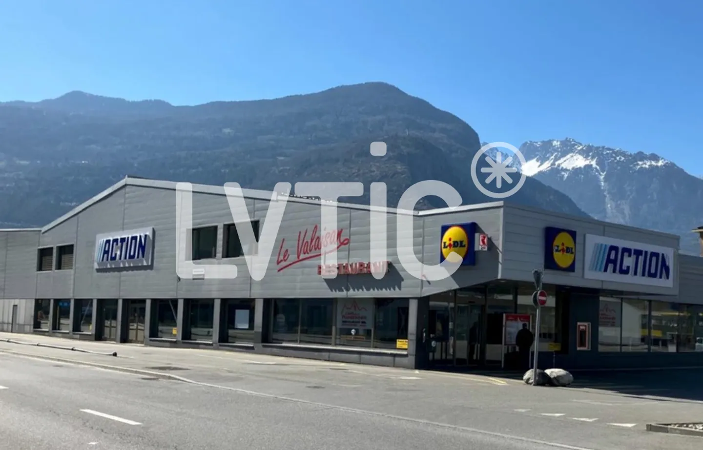 Local commercial de 530 m2 à louer à Martigny - Photo 3 sur 7