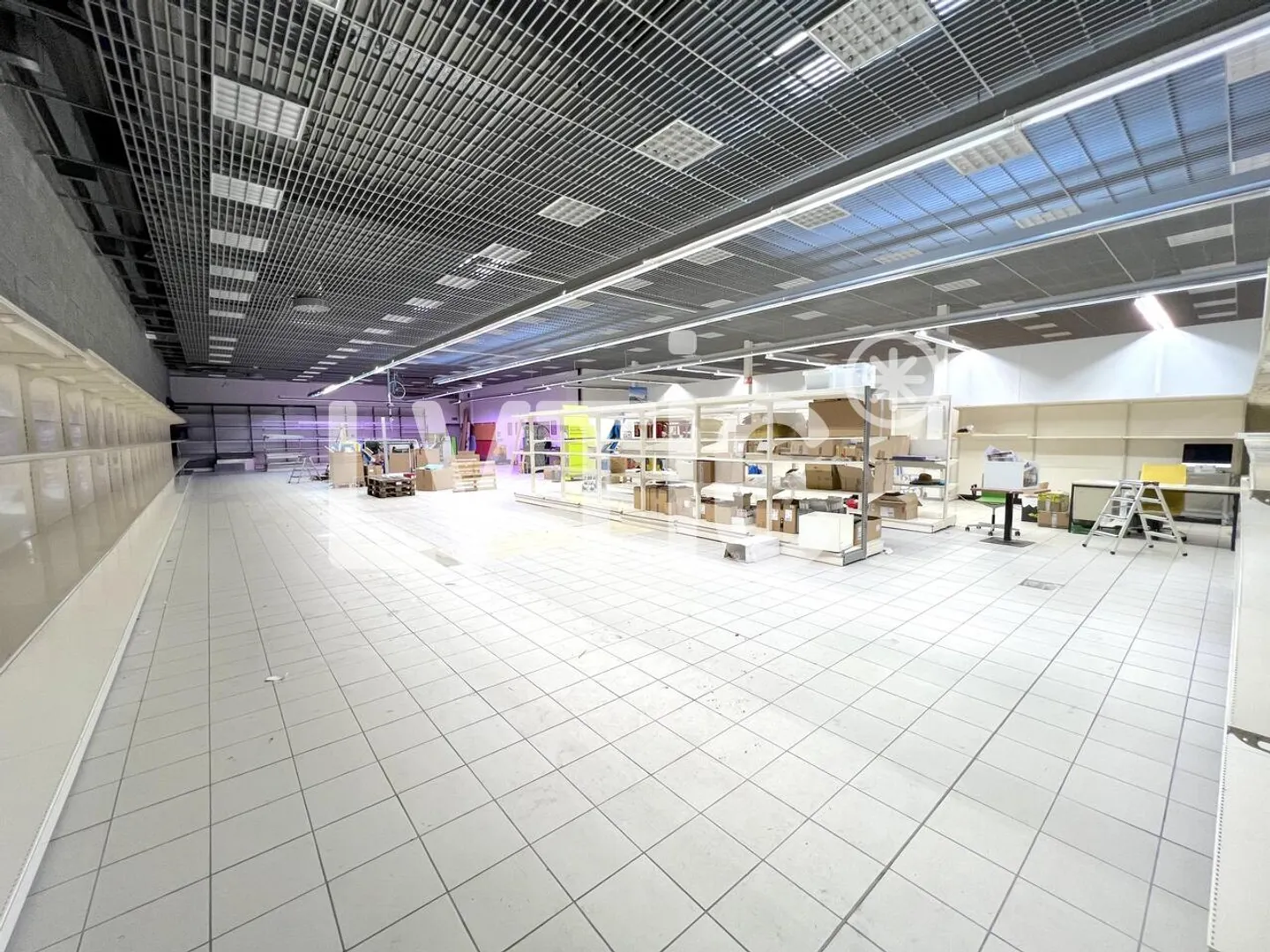 Local commercial de 530 m2 à louer à Martigny - Photo 2 sur 7