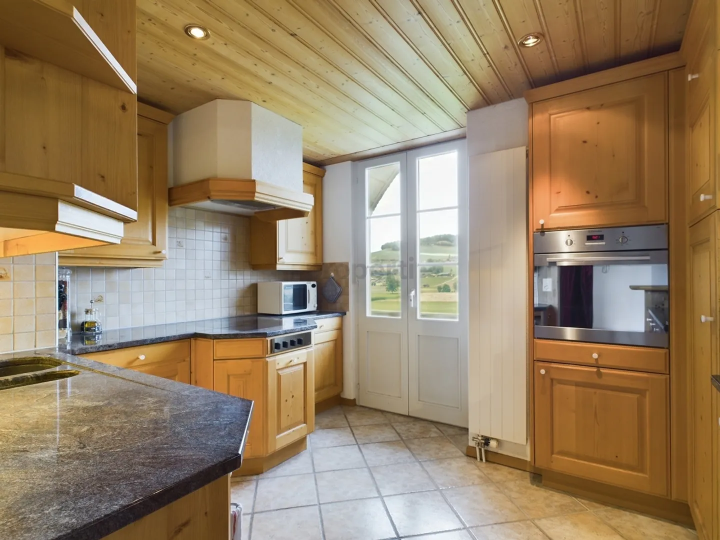 Charmante maisonette de 4,5 pièces avec balcon à Enggistein - Photo 2 sur 10