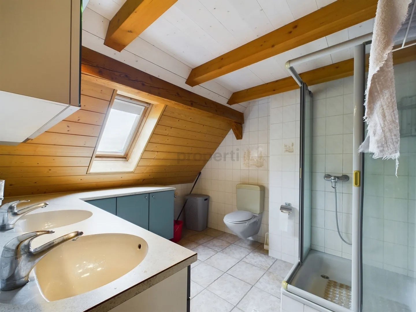 Charmante maisonette de 4,5 pièces avec balcon à Enggistein - Photo 7 sur 10