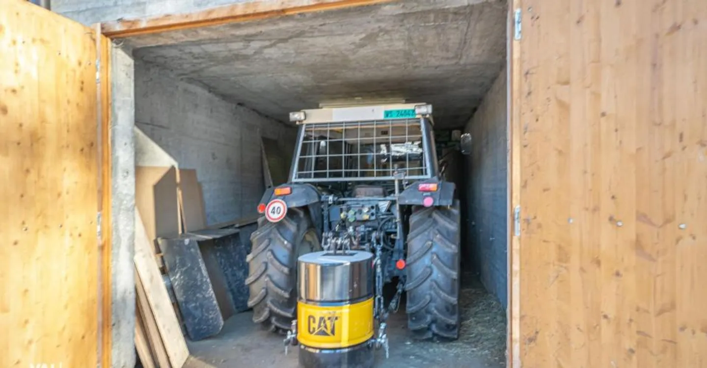 Étable, Grange et Garage dans un Bel Emplacement - Photo 3 sur 10