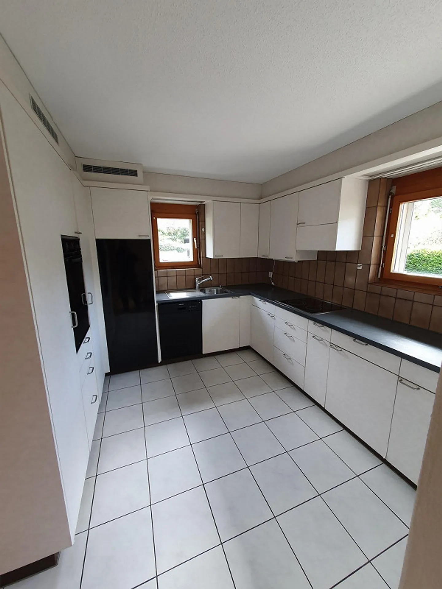 grosszügiges Einfamilienhaus an sonniger, ruhiger Lage - Foto 5 von 27