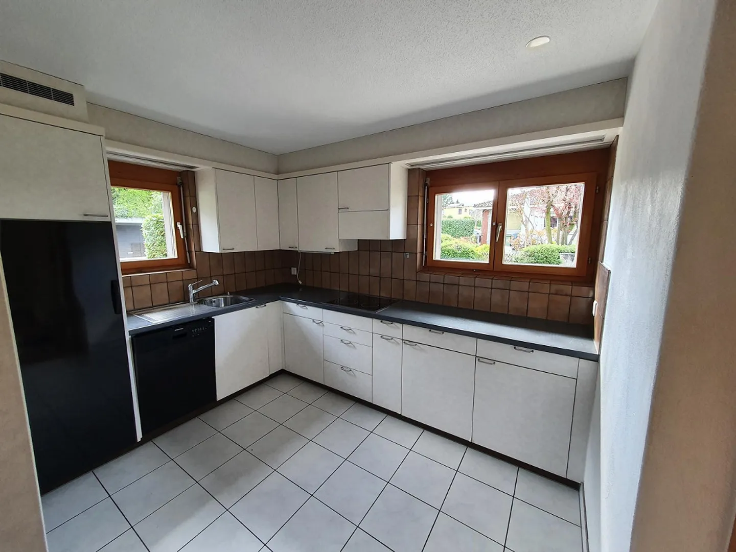 grosszügiges Einfamilienhaus an sonniger, ruhiger Lage - Foto 6 von 27