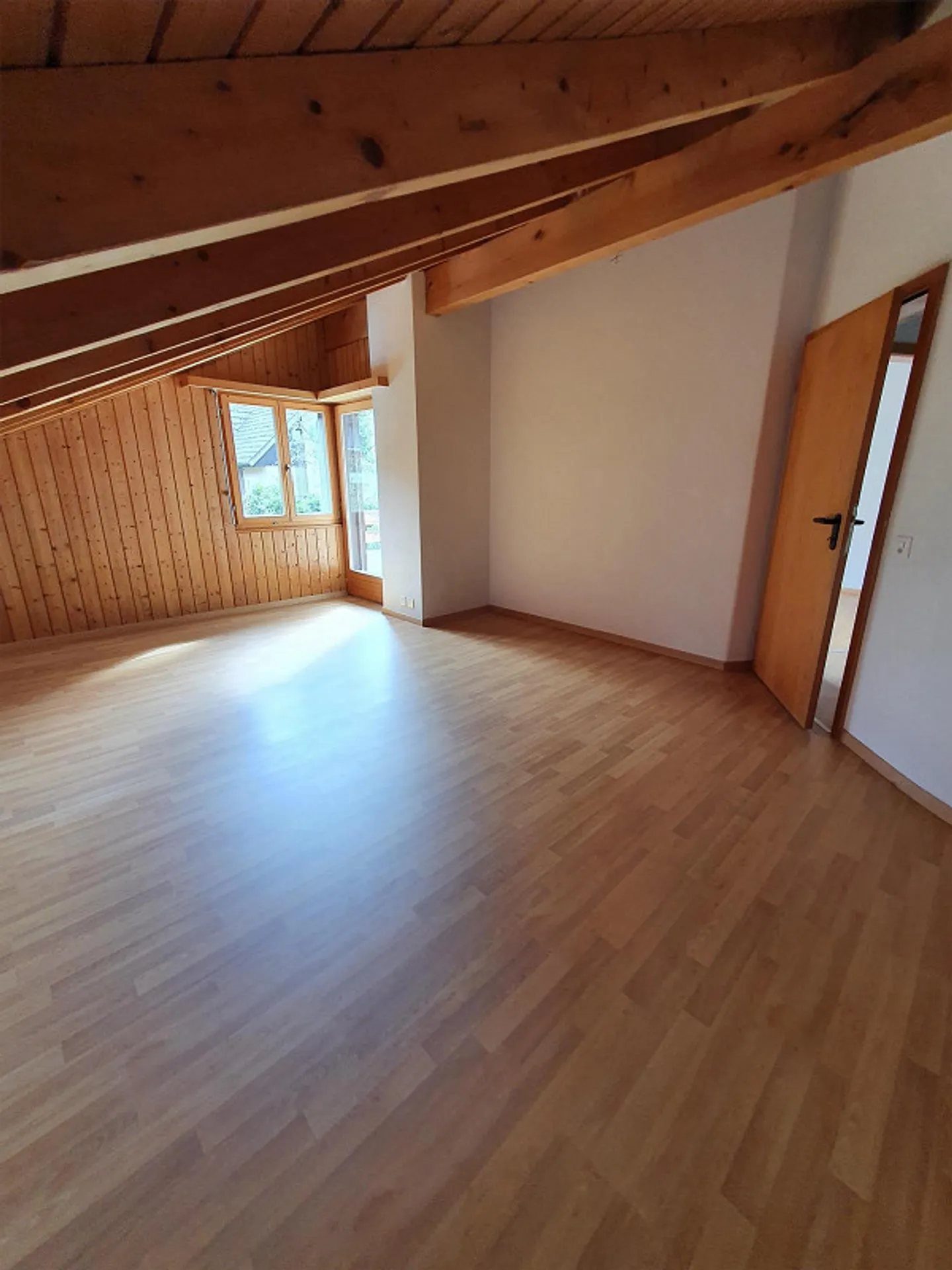 grosszügiges Einfamilienhaus an sonniger, ruhiger Lage - Foto 8 von 27