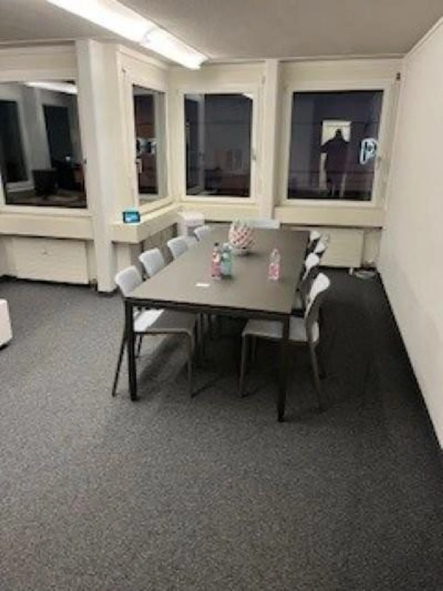 Bright office space in a central location in Birsfelden - Photo 3 of 6