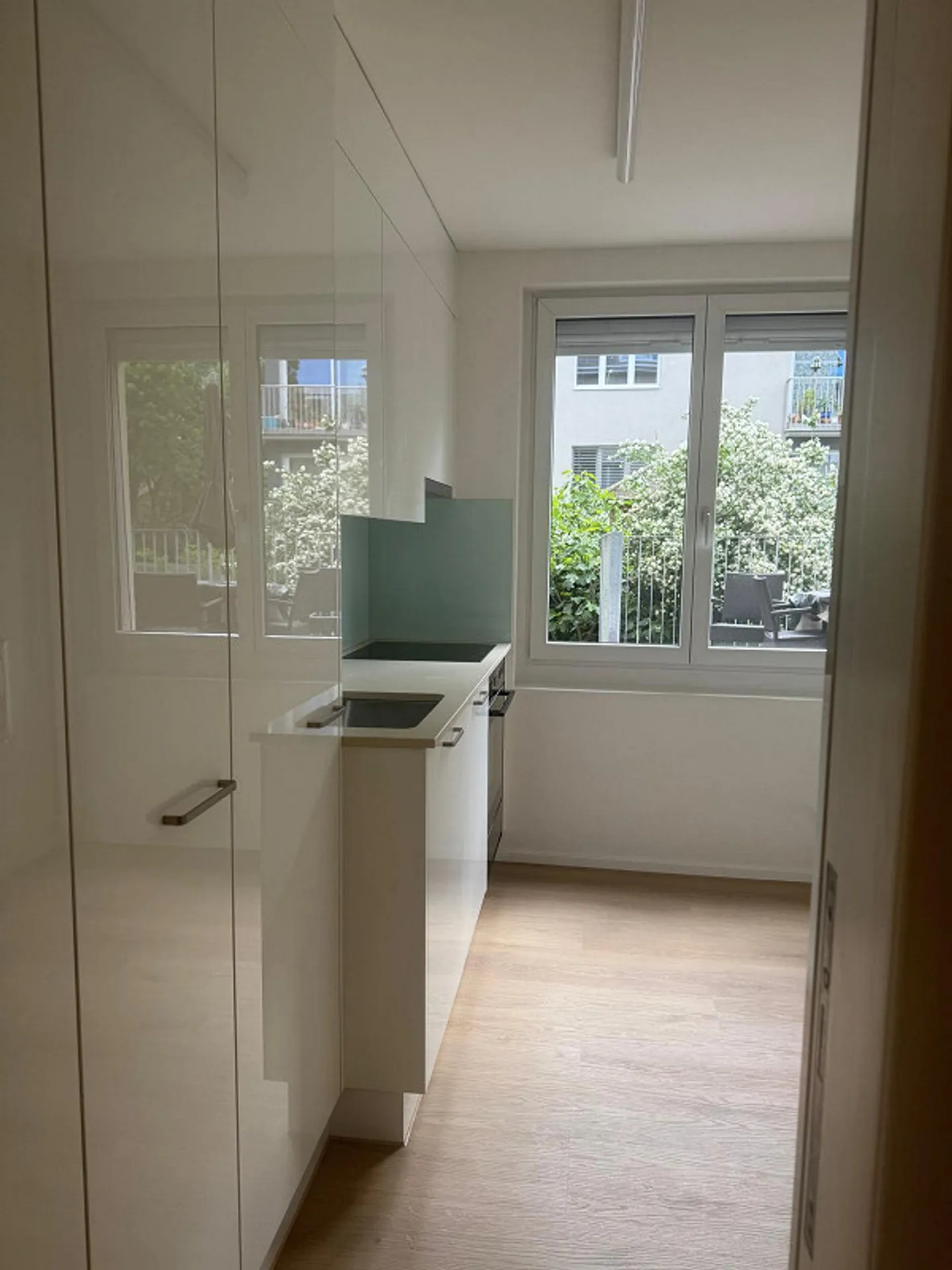 Emménagez et vivez immédiatement ! Logement meublé avec jardin - Photo 5 sur 10