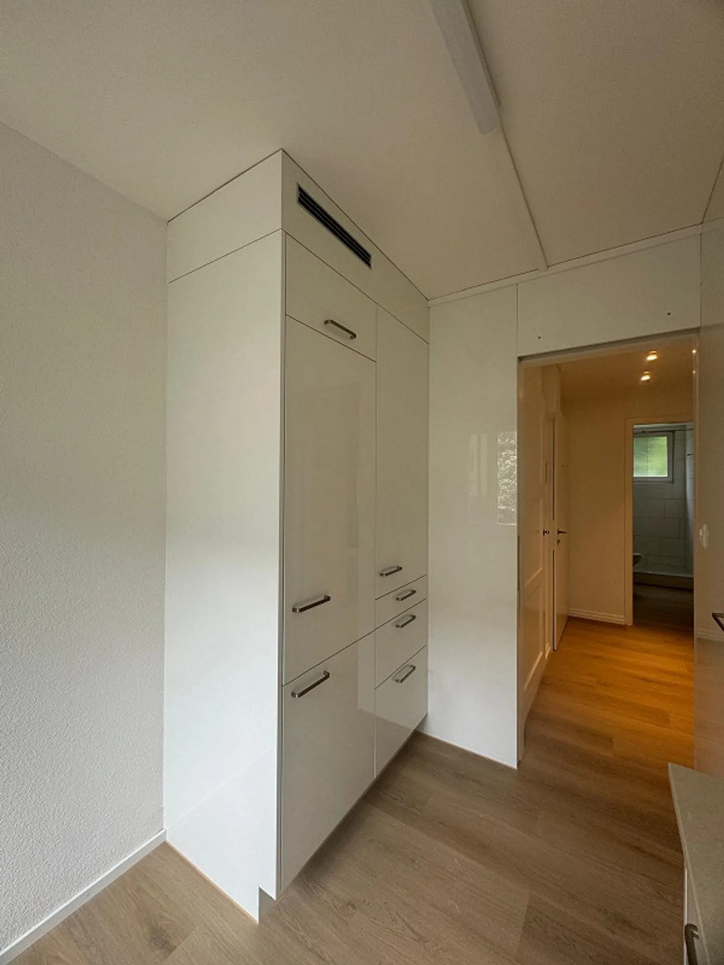 Emménagez et vivez immédiatement ! Logement meublé avec jardin - Photo 7 sur 10