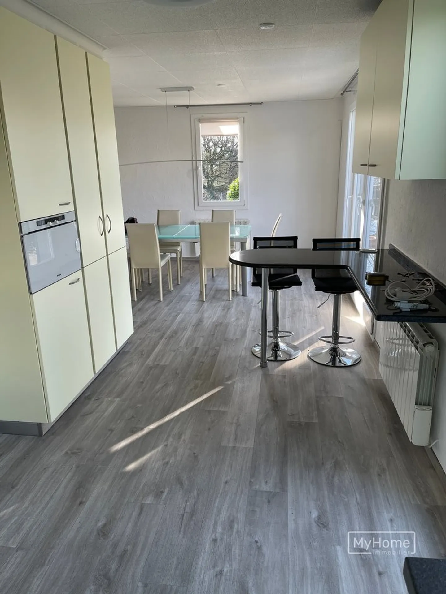 Spaziosa villa di 6,5 stanze con un grande giardino privato - Foto 6 di 11