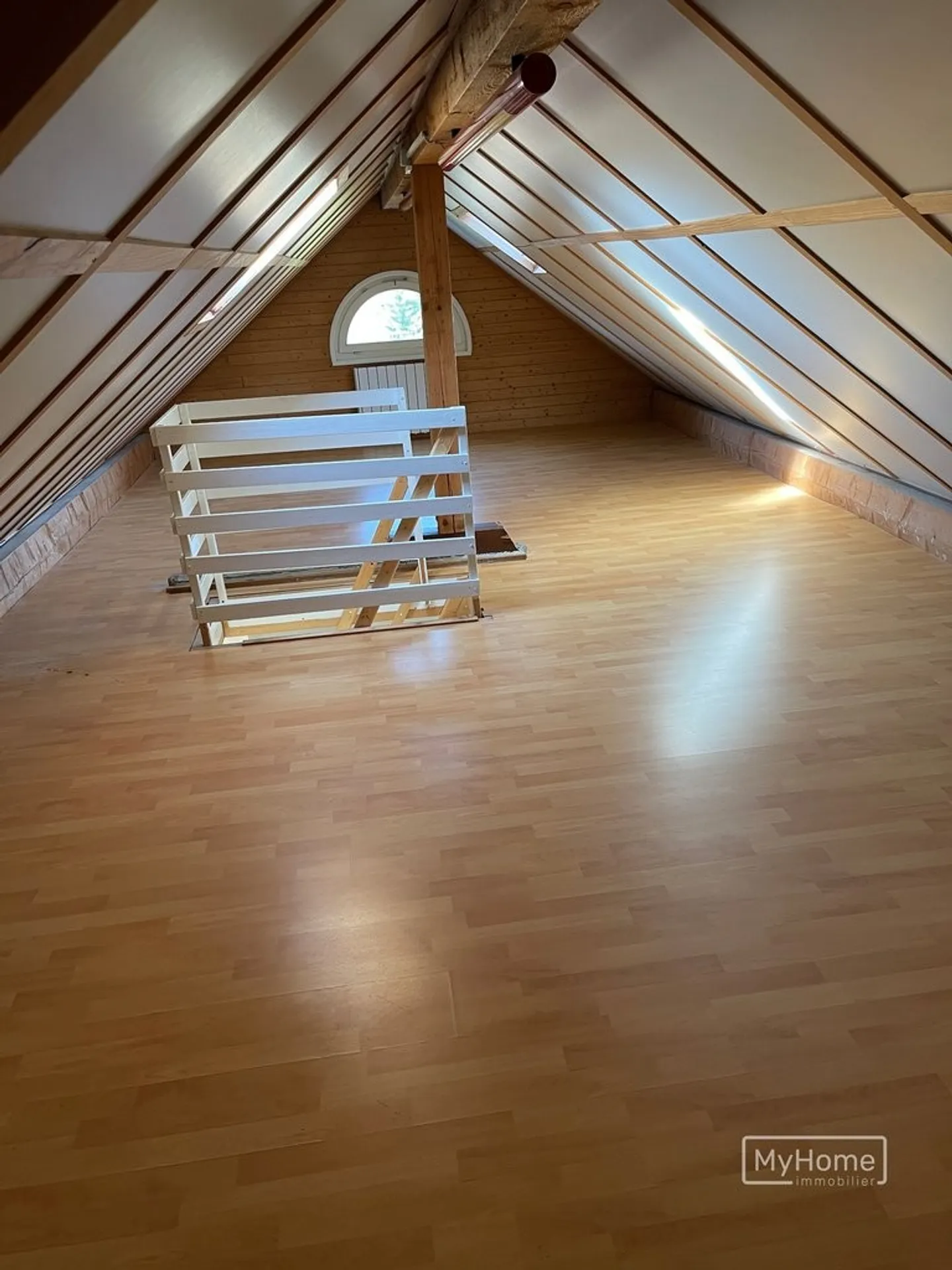 Spaziosa villa di 6,5 stanze con un grande giardino privato - Foto 10 di 11