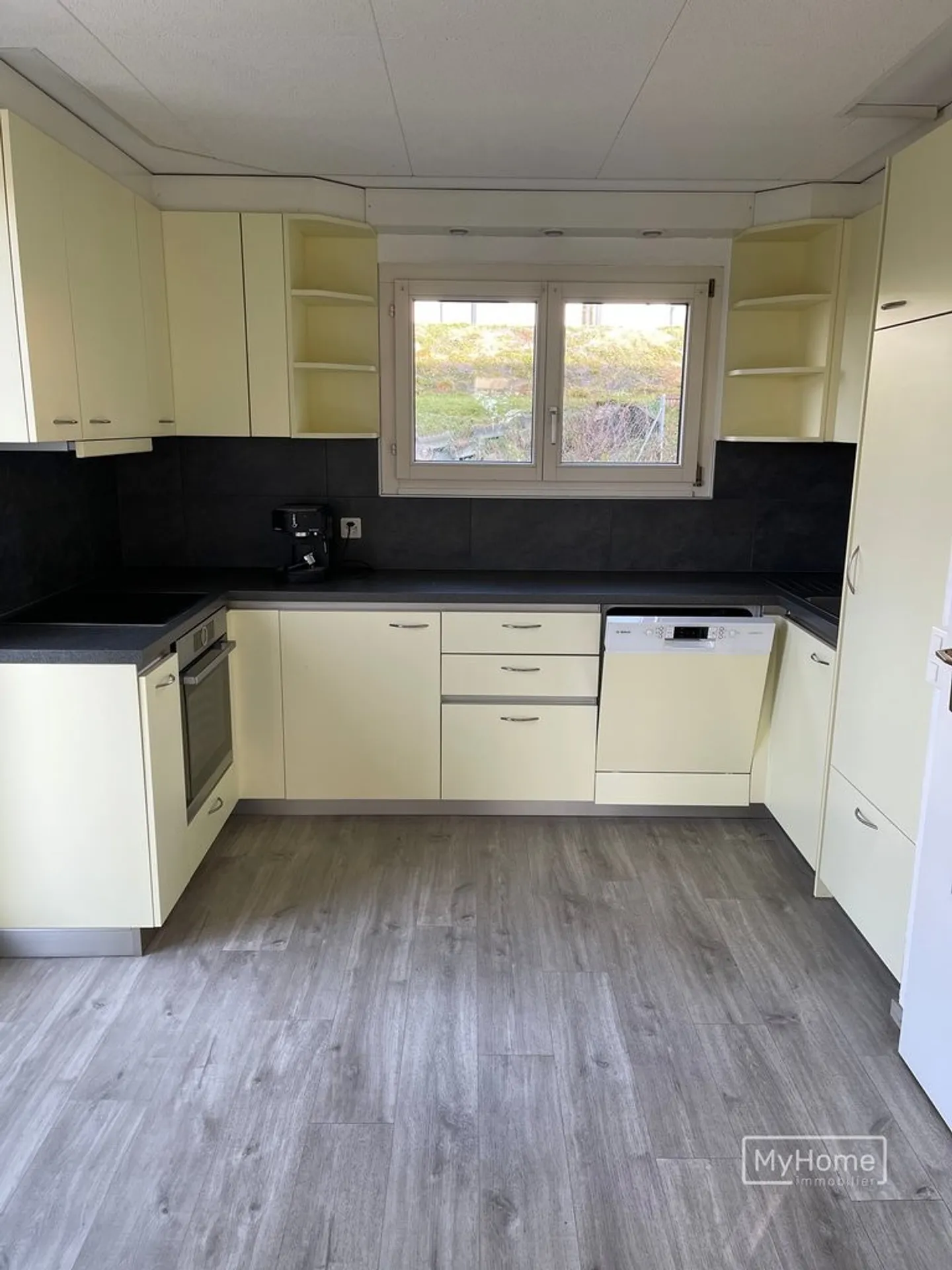 Spaziosa villa di 6,5 stanze con un grande giardino privato - Foto 5 di 11