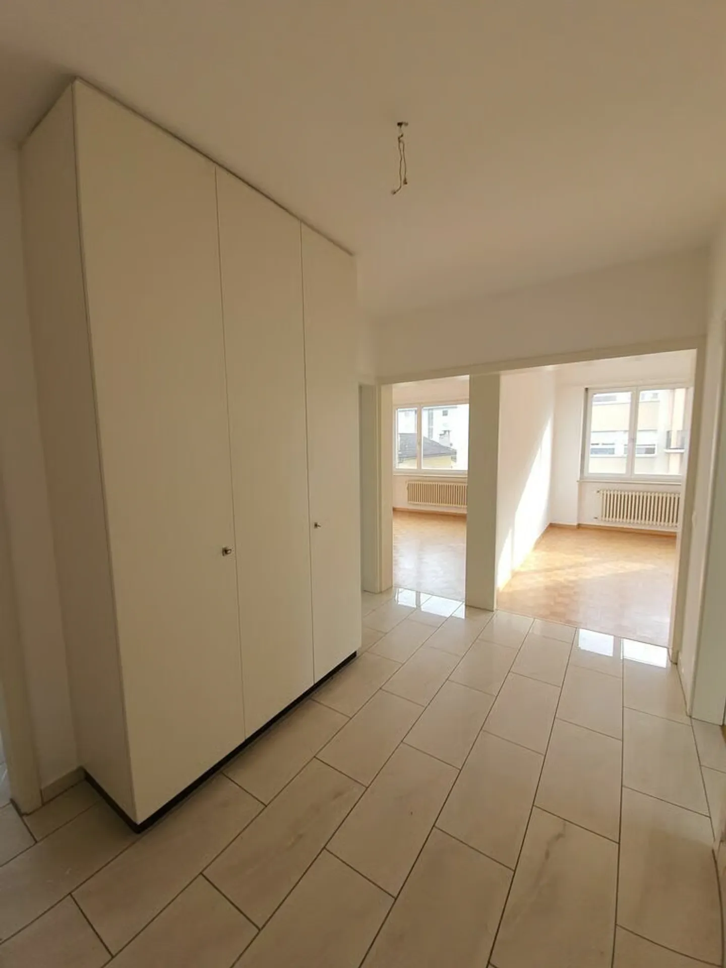 For sale 3.5 room apartment in the center - Photo 5 of 8