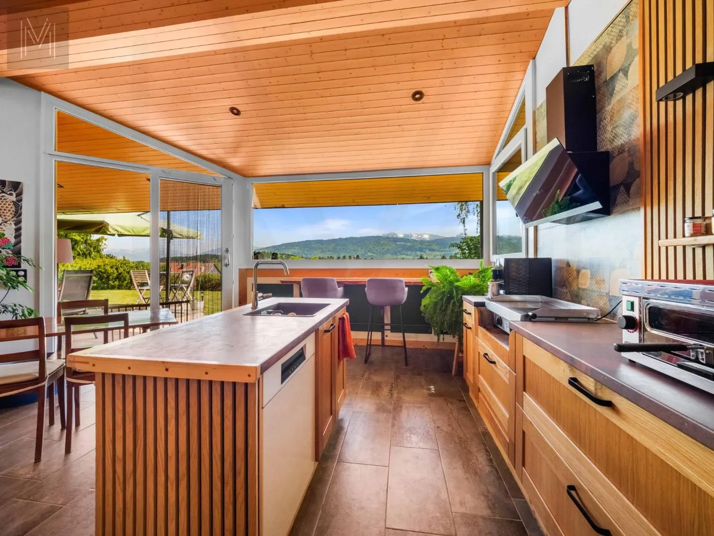 Architectural Elegance & Panorama of Superlatives - An Extraordinary Property - Photo 4 of 13