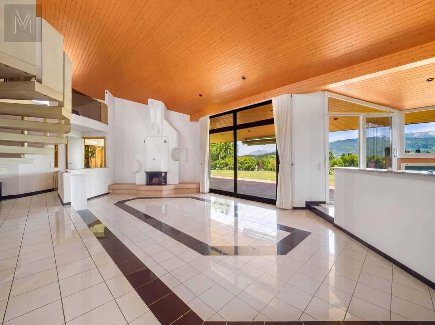 Architectural Elegance & Panorama of Superlatives - An Extraordinary Property - Photo 5 of 13