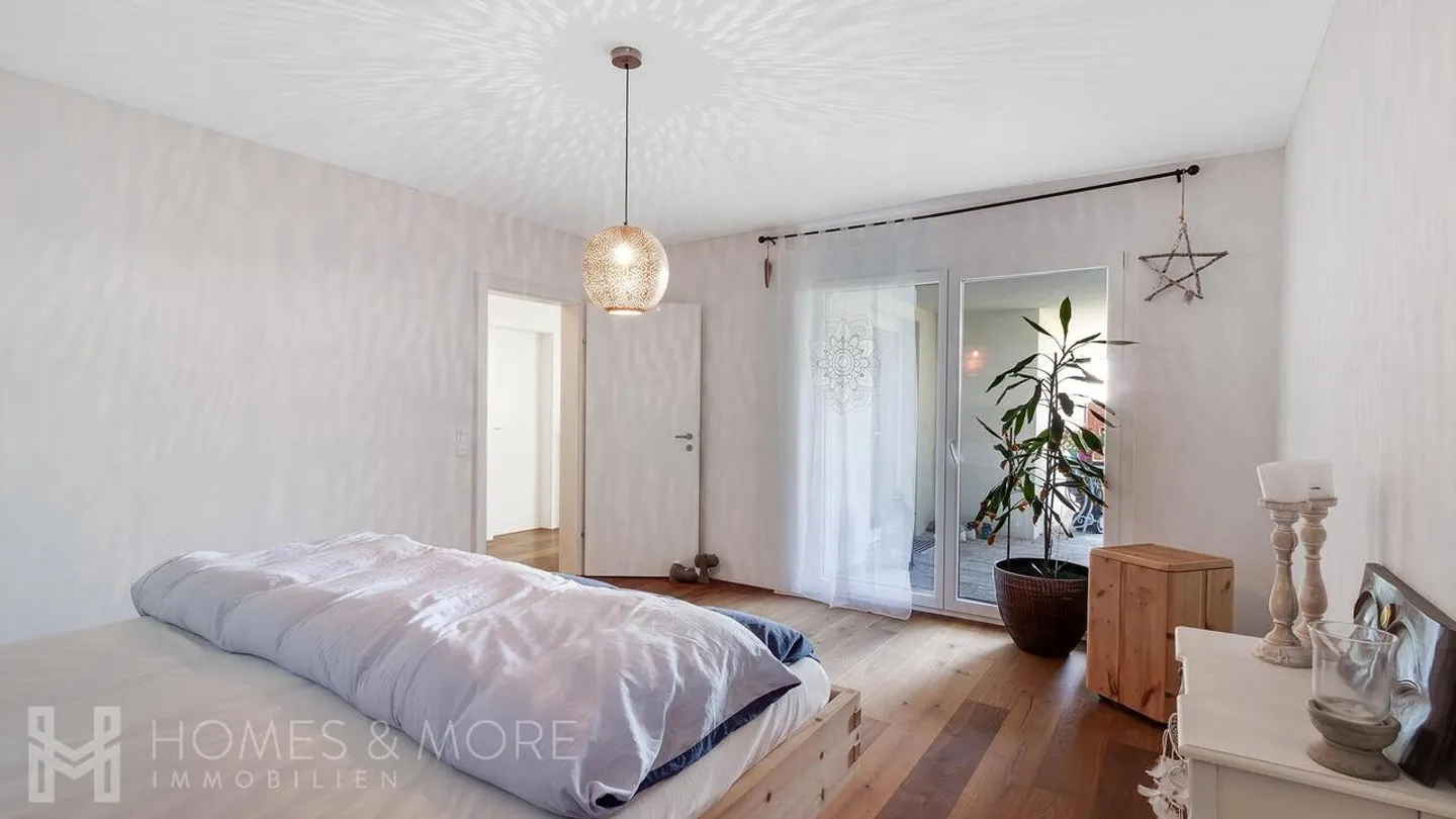 Casa di design esclusiva con piscina a sfioro e vista panoramica - Foto 5 di 8