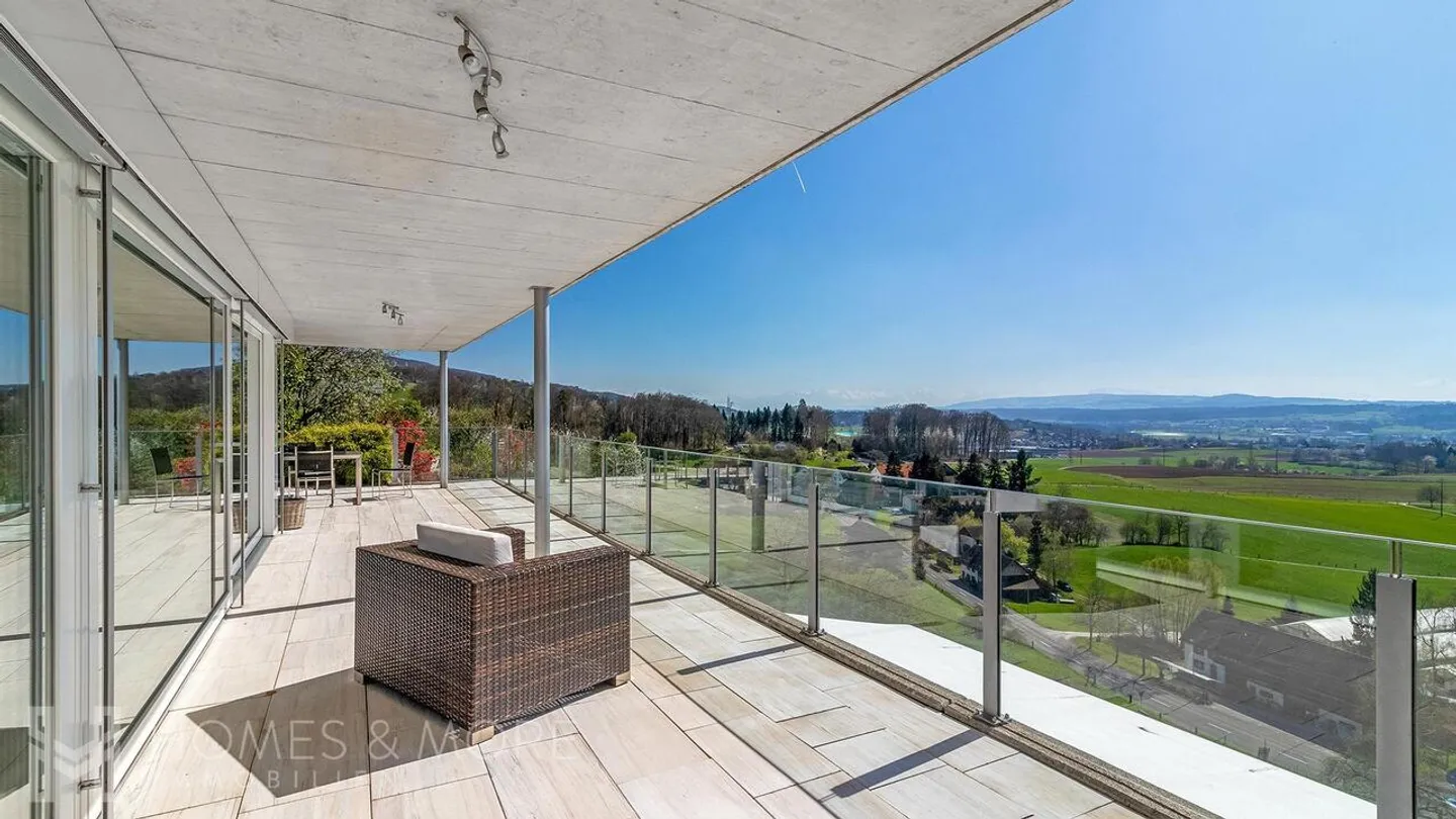 Casa di design esclusiva con piscina a sfioro e vista panoramica - Foto 6 di 8