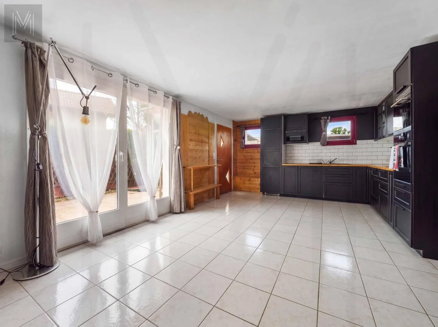 Architectural Elegance & Panorama of Superlatives - An Extraordinary Property - Photo 10 of 13