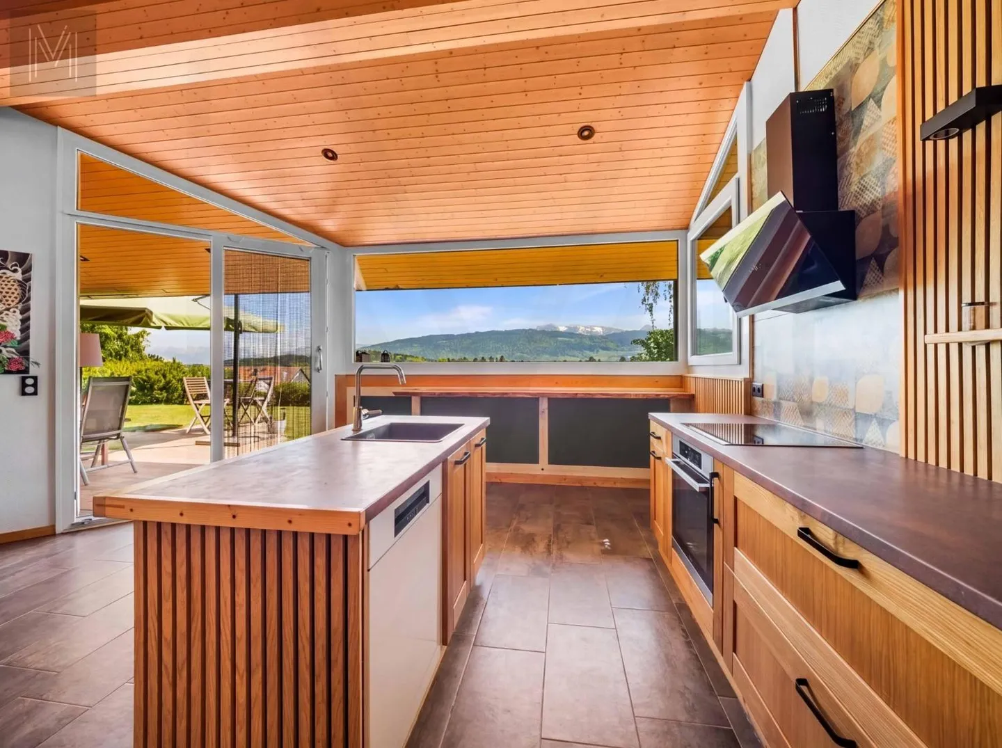 Architectural Elegance & Panorama of Superlatives - An Extraordinary Property - Photo 12 of 13