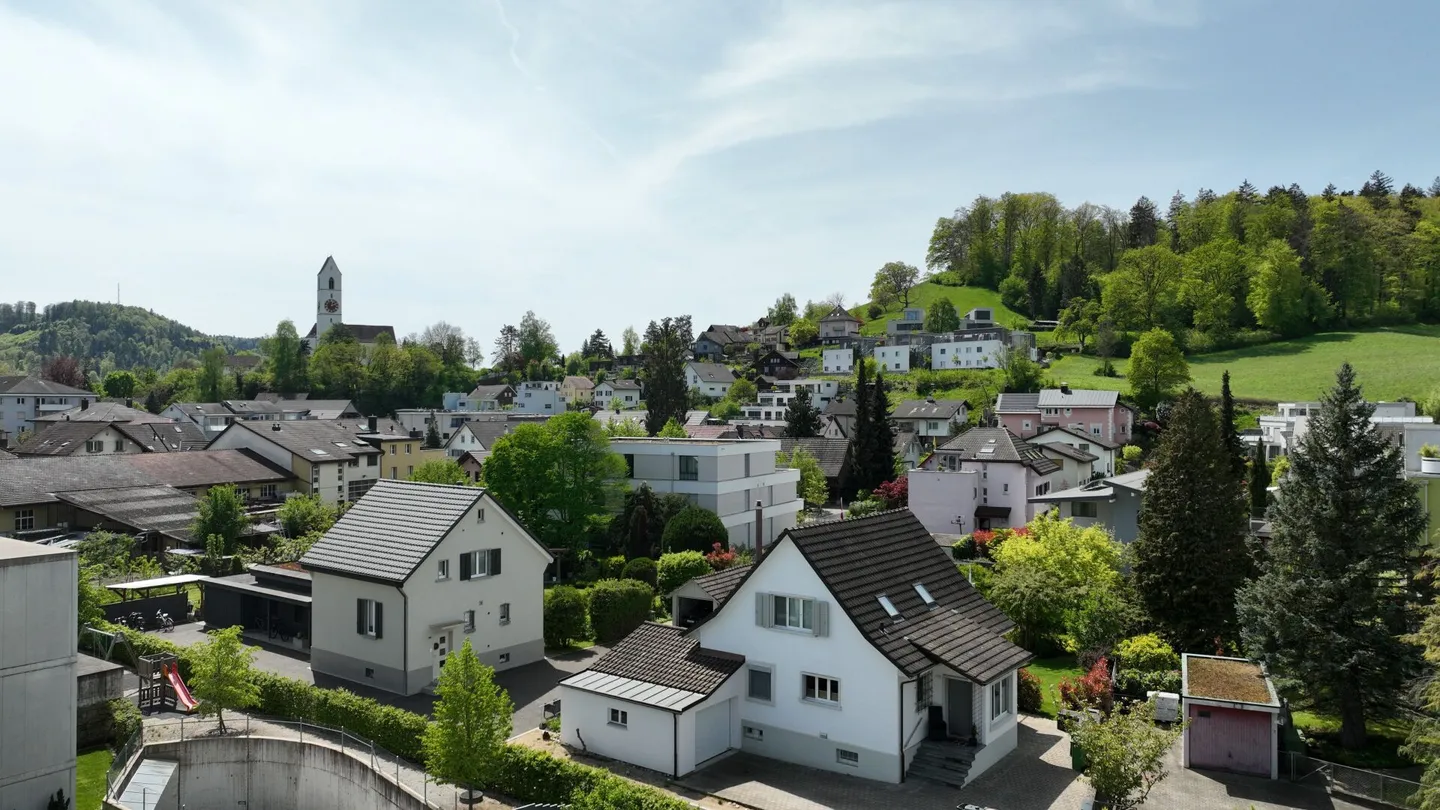 Central in the Heart of Suhr - Photo 5 of 7