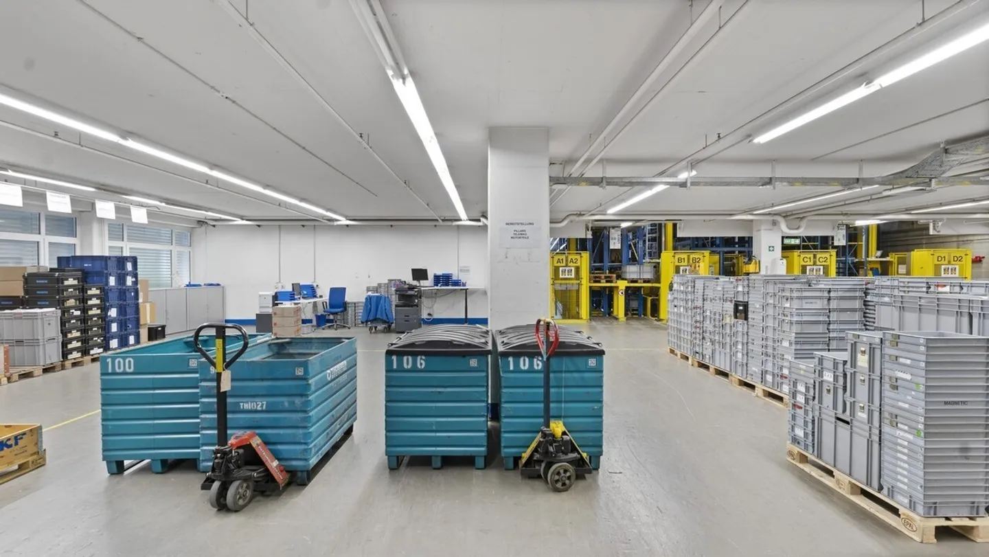 Toutes les possibilités pour vous - Espaces de stockage et de production jusqu'à 2 300 m2 - Photo 3 sur 11