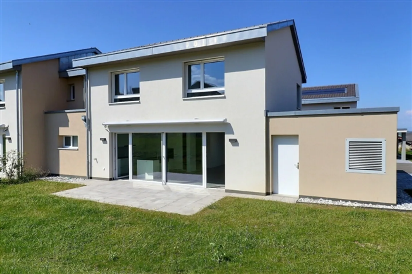 New 4.5-room villas, available immediately - Photo 1 of 10